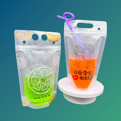 주문 맞춤형 중량 휴대용 매트 투명 재장식 서식용 플라스틱 음료 가방 지퍼와 빨대를 가진 가방 online manufacture